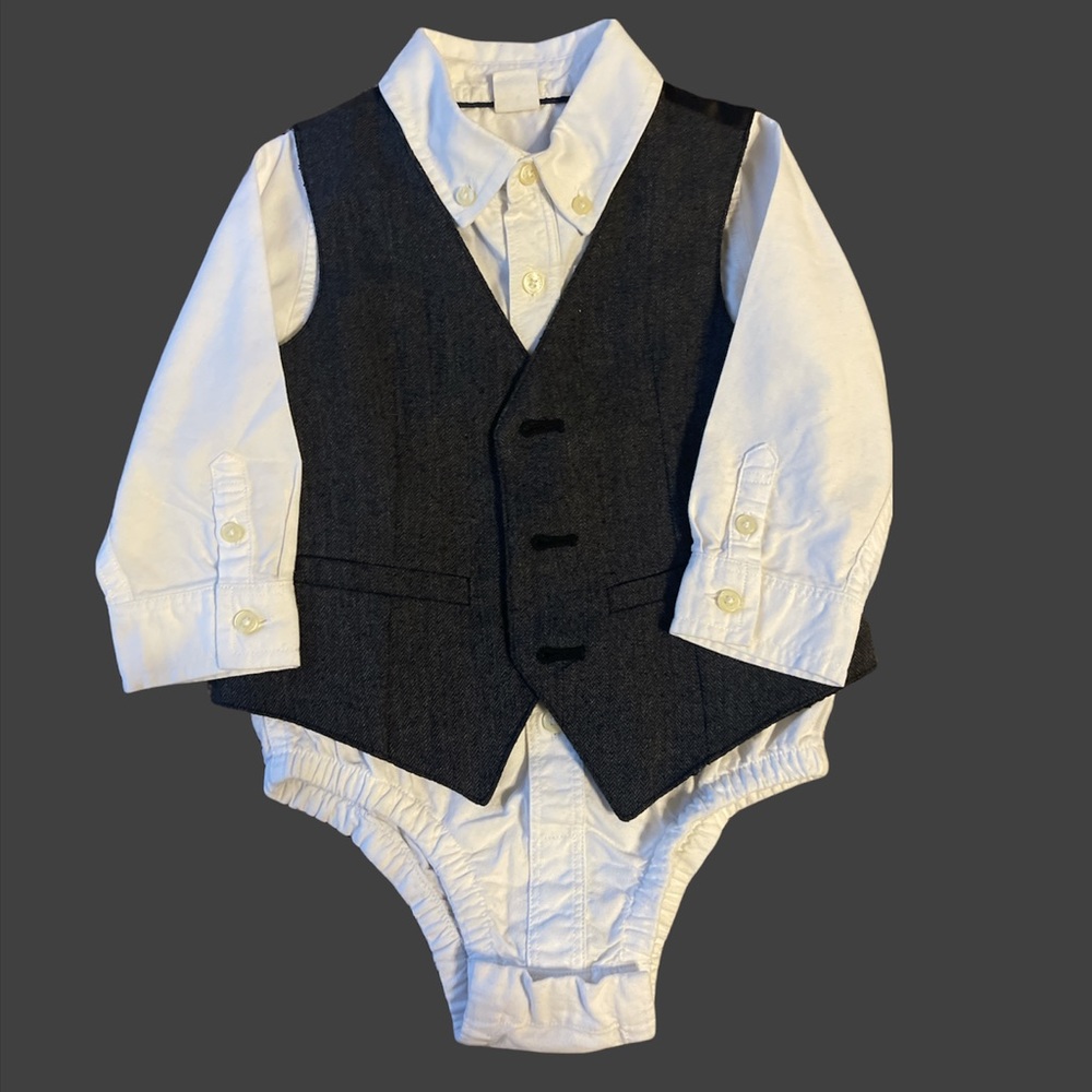 Toddler Dress shirt and vest size 18-24m
